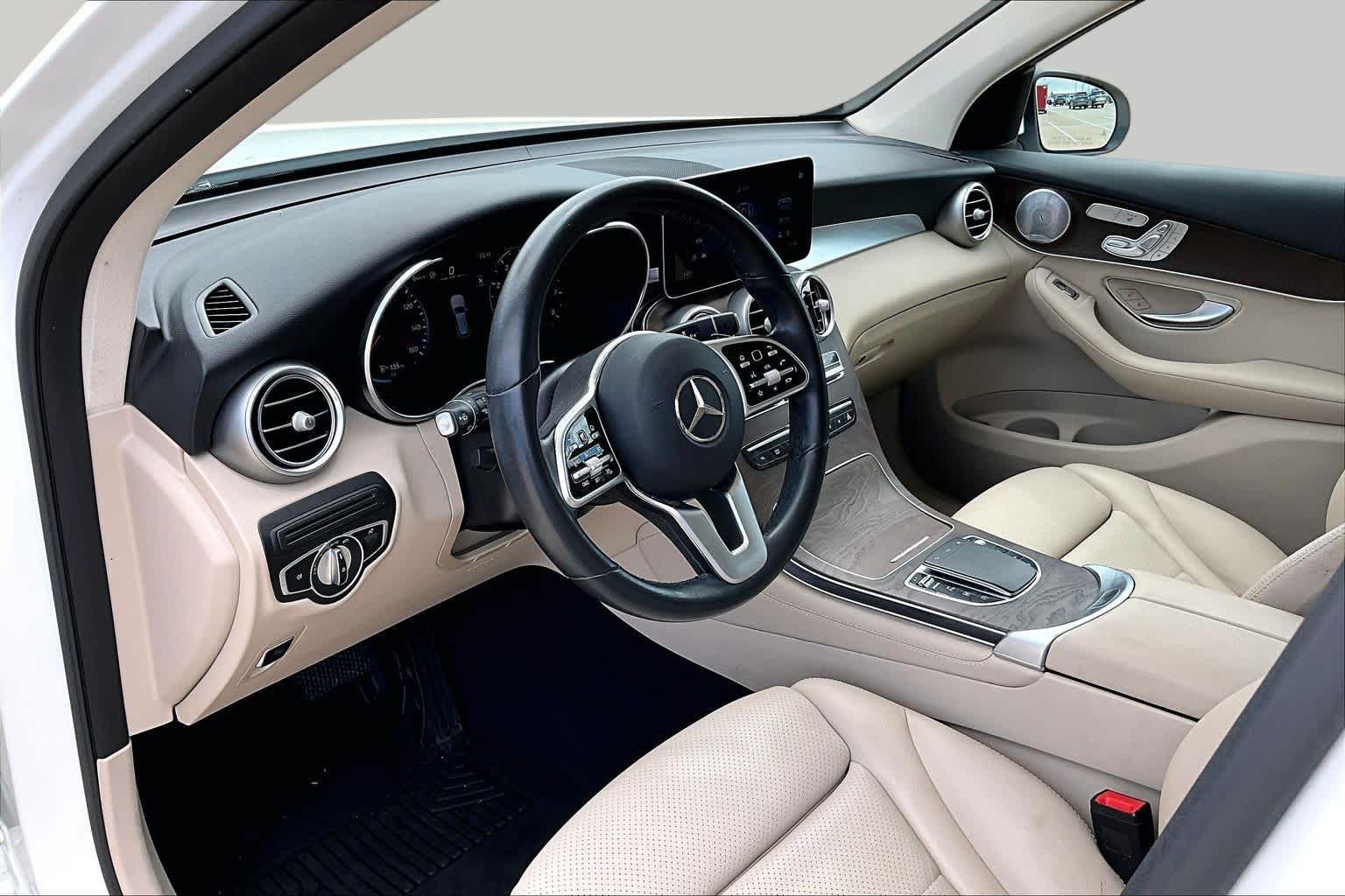 Used 2020 Polar White Mercedes-Benz GLC 300 image 17