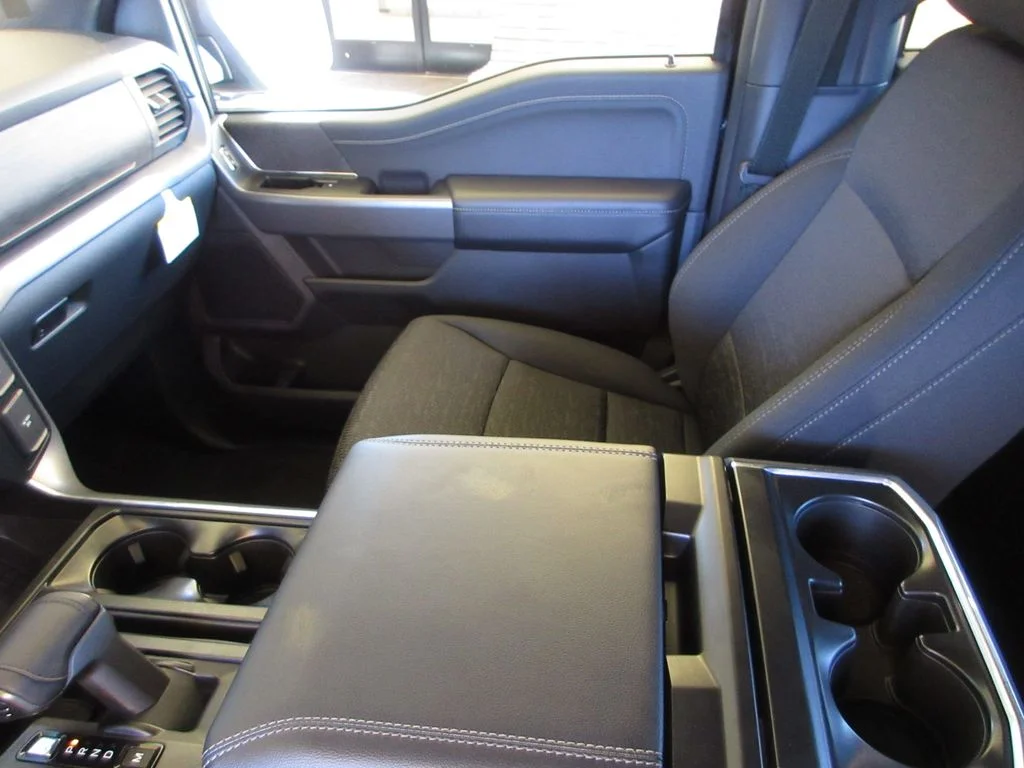New 2026 Agate Black Metallic Ford XLT image 24