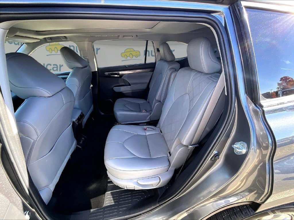 Used 2023 Gray Toyota Platinum image 15