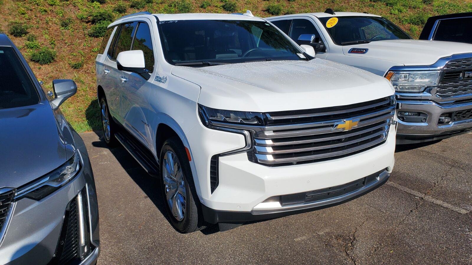 Used 2024 Summit White Chevrolet High Country image 2