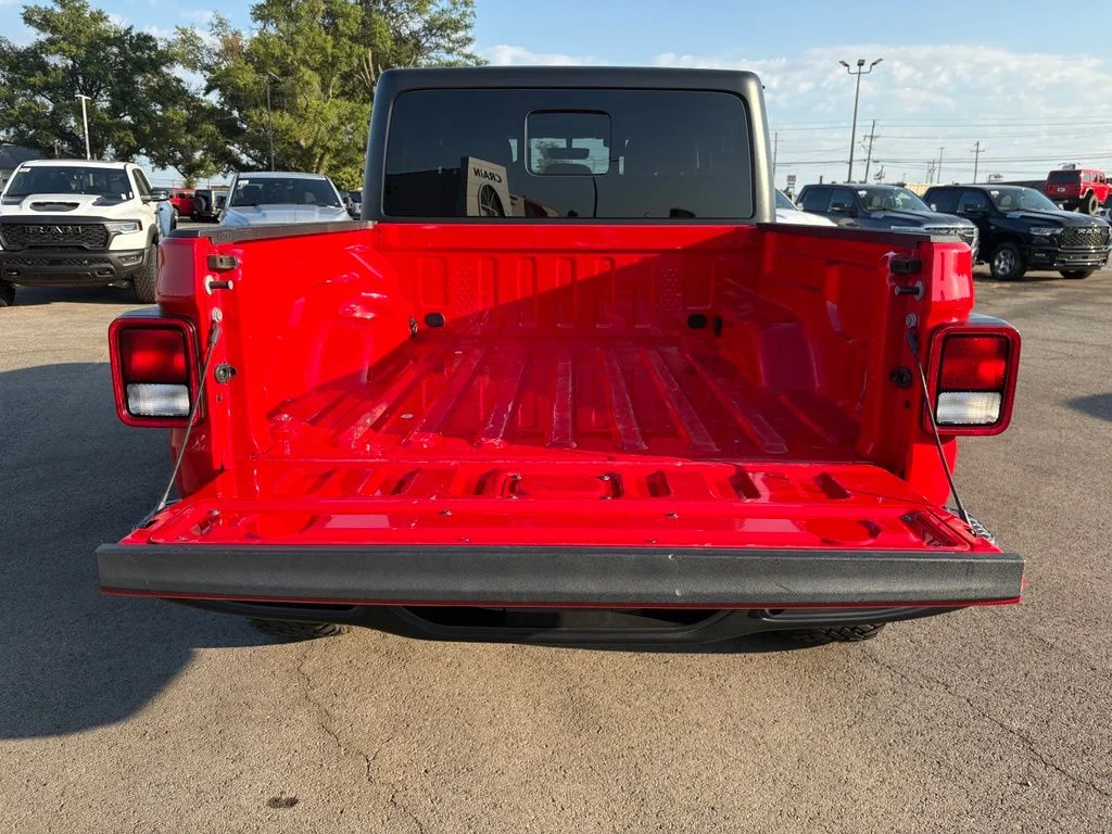 Used 2023 Red Jeep Rubicon image 7