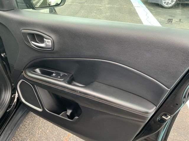 Used 2018 Black Jeep Latitude image 14