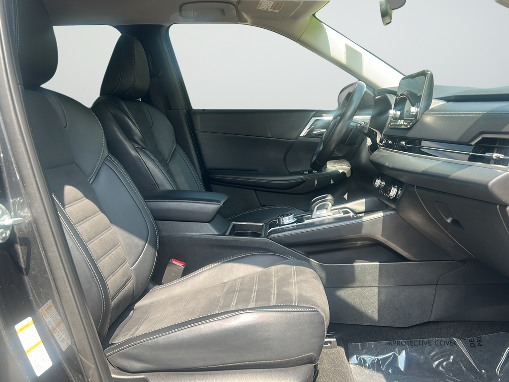 Used 2024 Gray Mitsubishi SE image 14