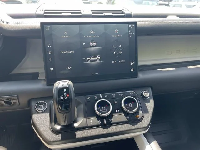 2025 Land Rover Defender S - Photo 23