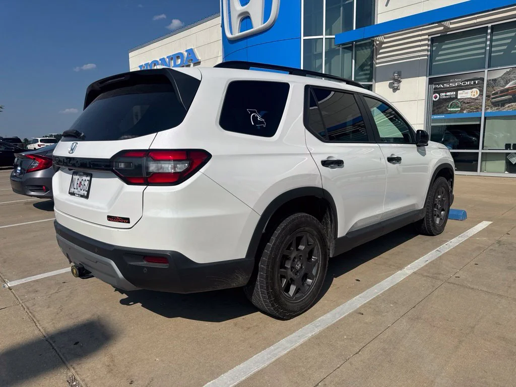 Used 2025 White Honda TrailSport image 4