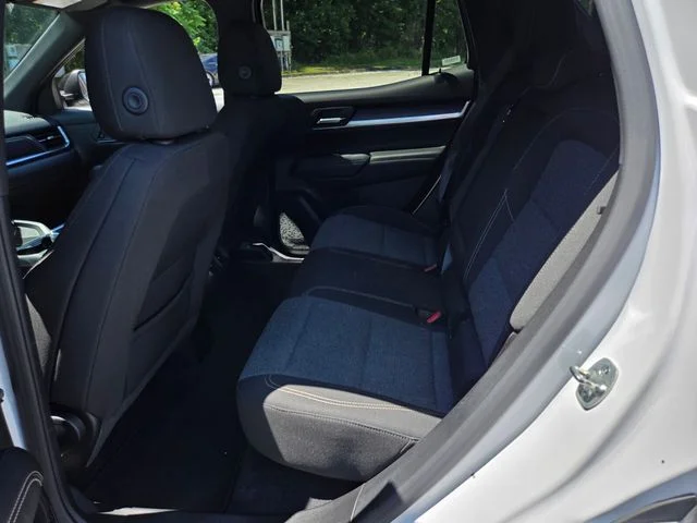 Used 2025 White GMC Elevation image 11