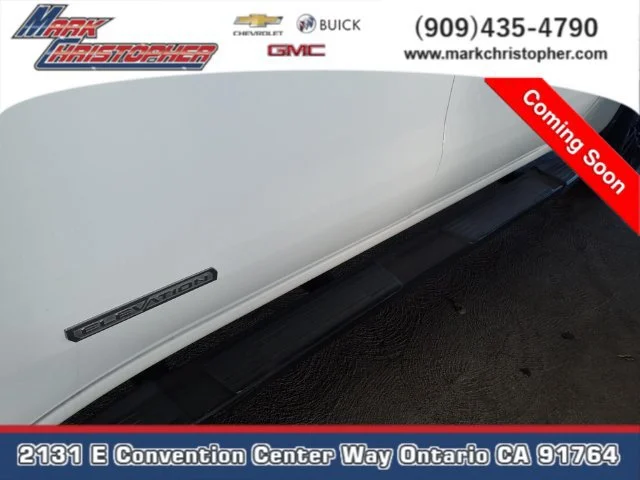 Used 2023 SUMMIT WHITE GMC Elevation image 4