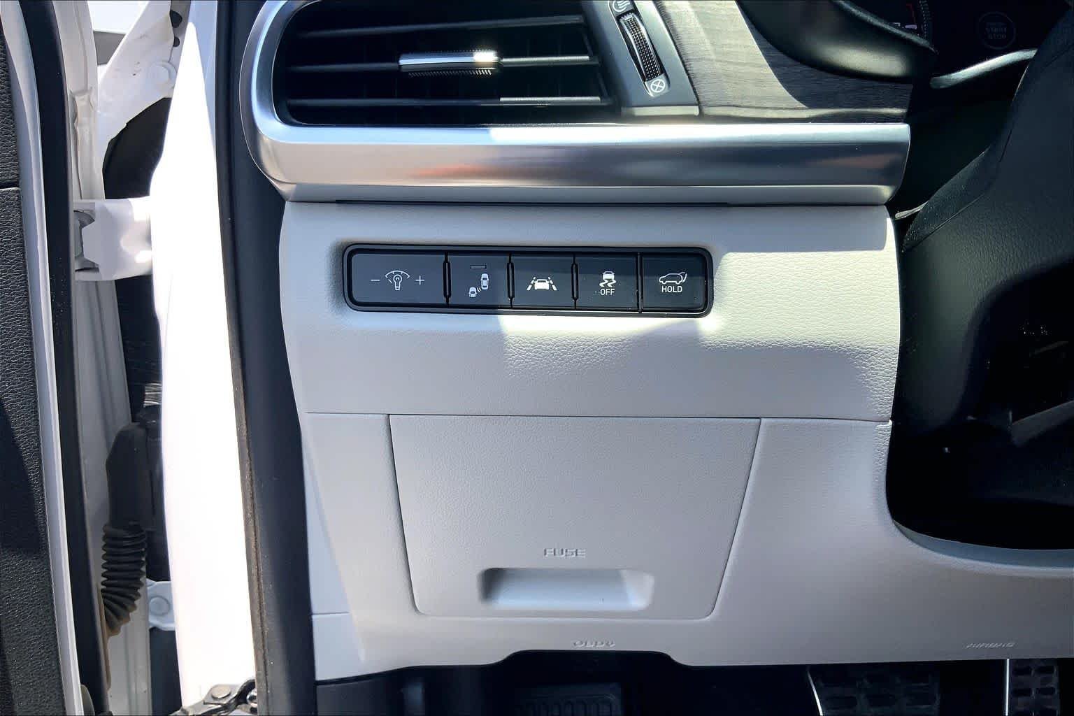 Used 2022 Glacial White Pearl Kia SX image 36