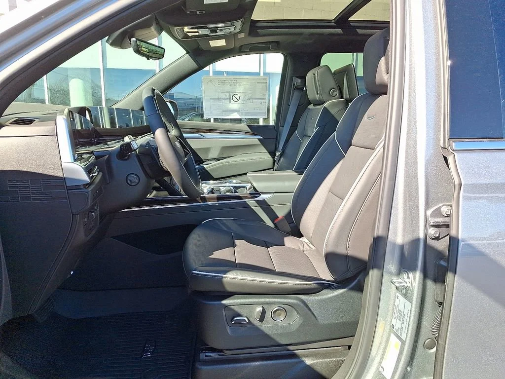 2026 Cadillac Escalade ESV Luxury - Photo 6
