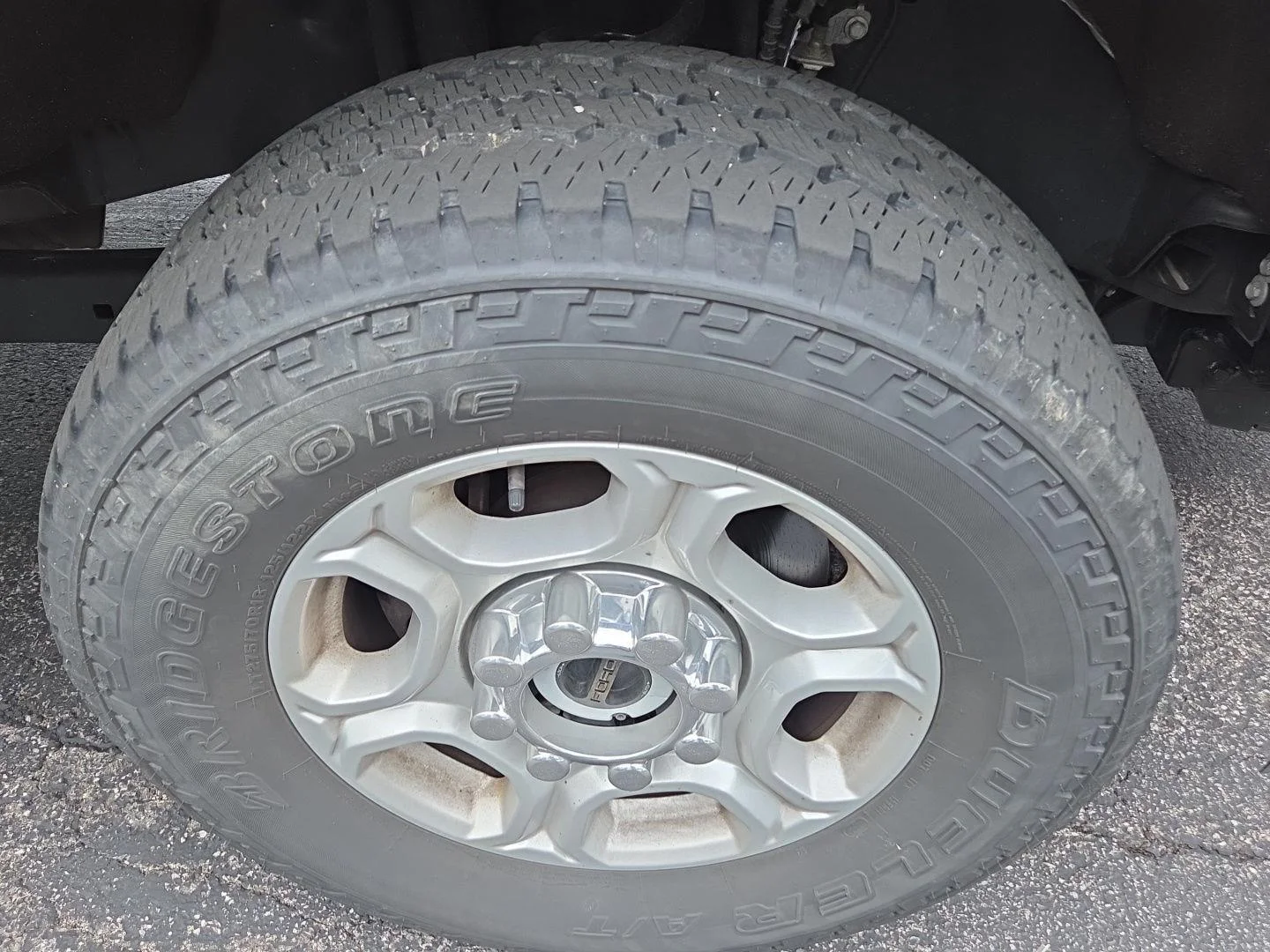 Used 2025 Oxford White Ford XLT image 9