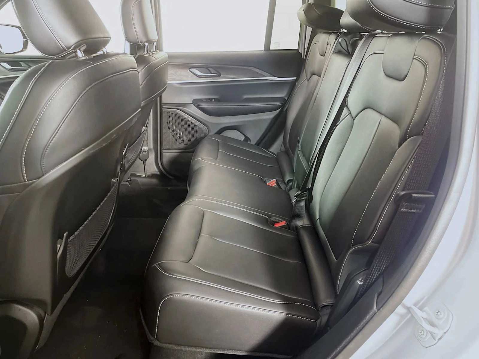 Used 2025 Silver Zynith Jeep Limited image 22