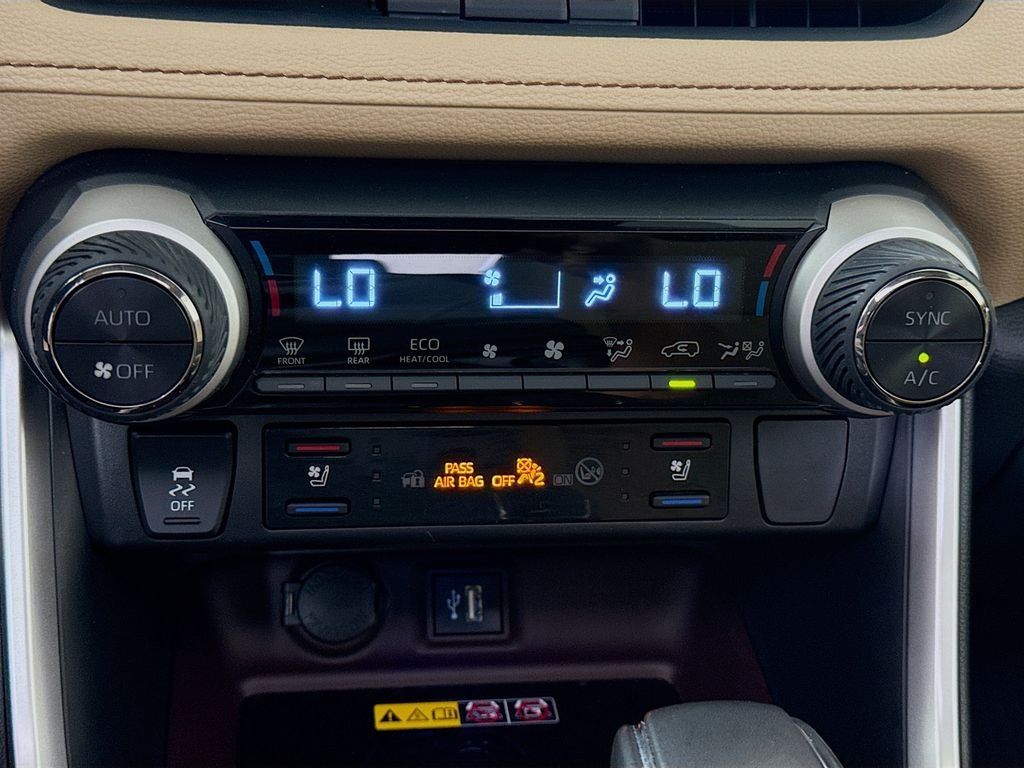 Used 2024 Wind Chill Pearl Toyota Hybrid Limited image 17