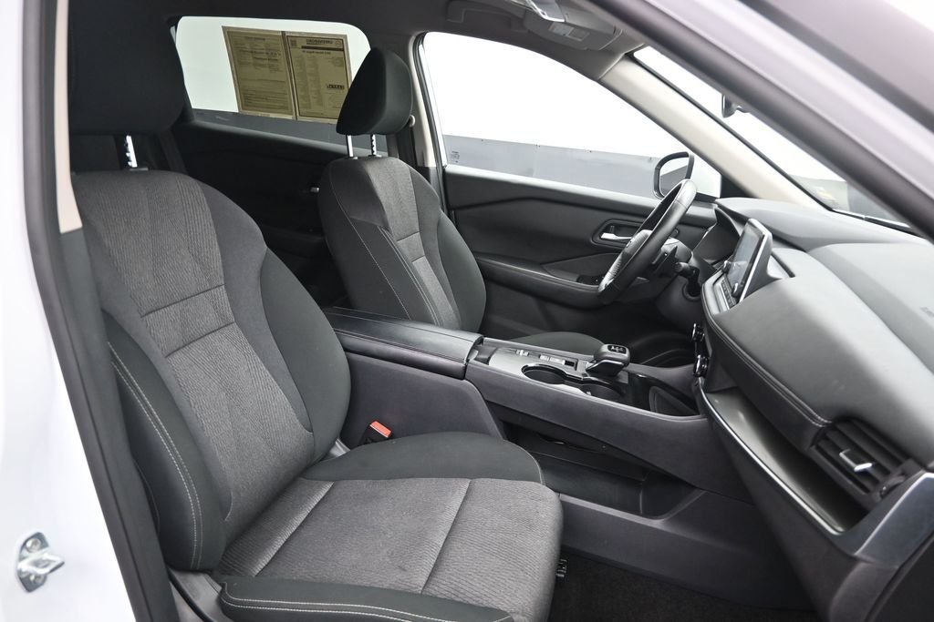 Used 2025 White Nissan SV image 14