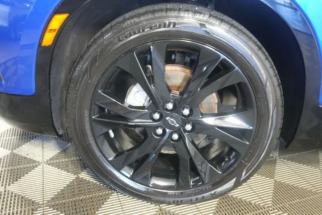 Used 2019 Kinetic Blue Metallic Chevrolet RS image 9
