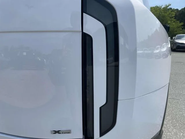 New 2027 White Kia X-Line SX Prestige image 11