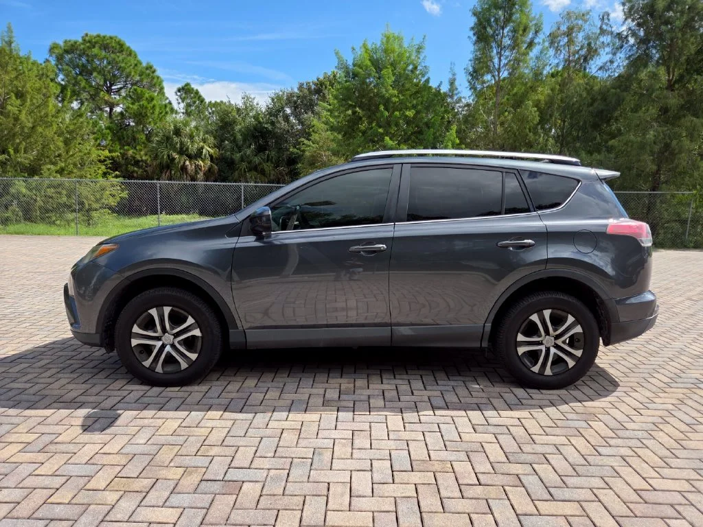 Used 2016 Gray Toyota LE image 8