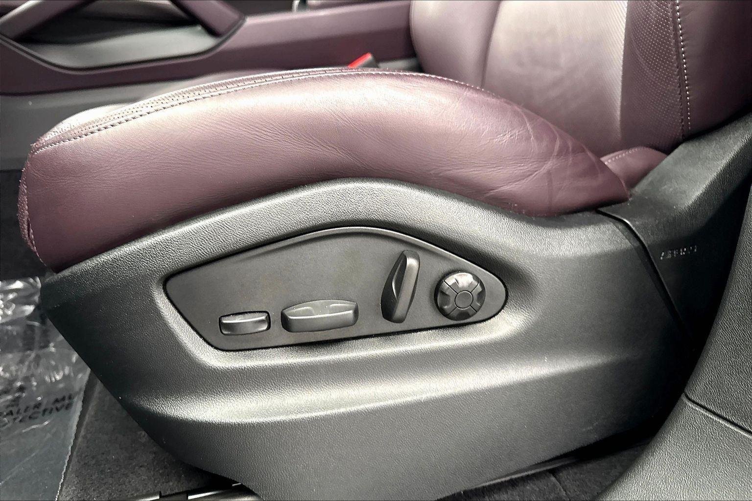 Used 2025 White Porsche S E-Hybrid image 23