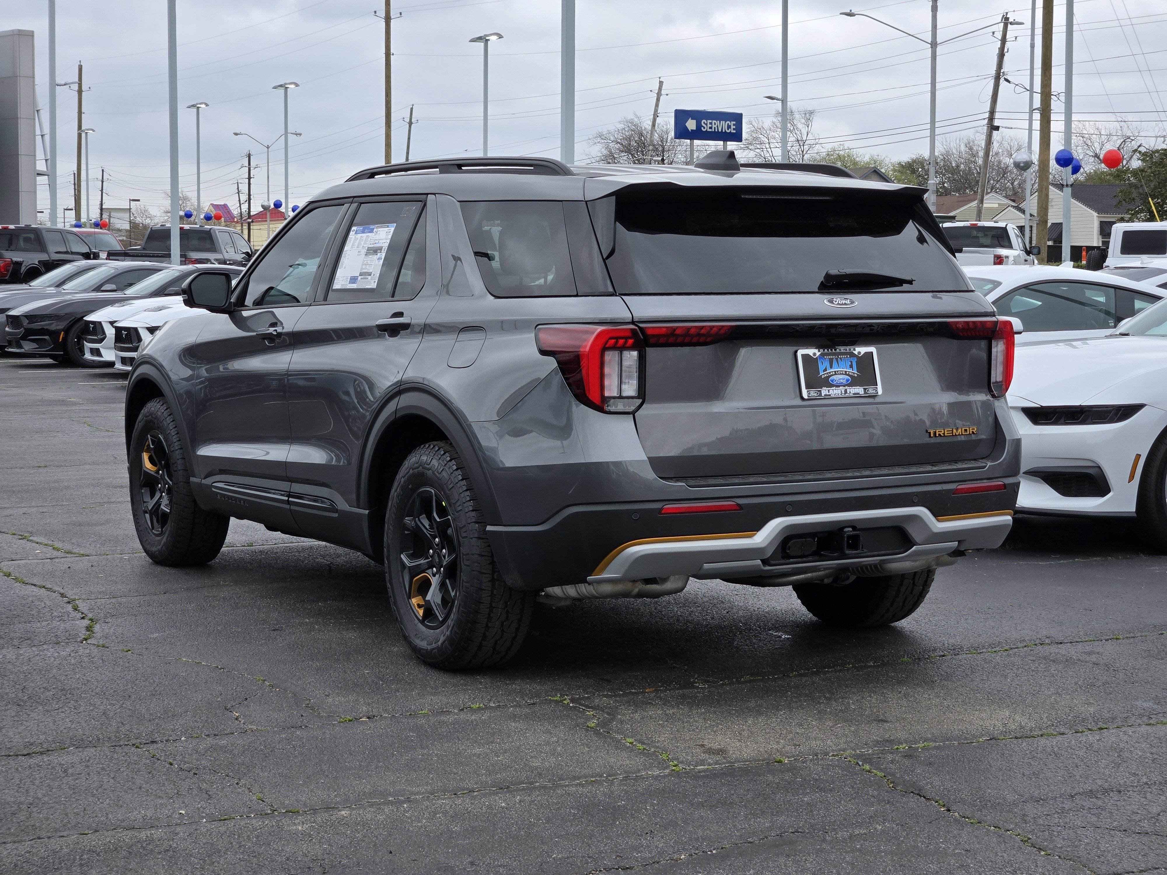 New 2026 Carbonized Gray Metallic Ford Tremor image 3