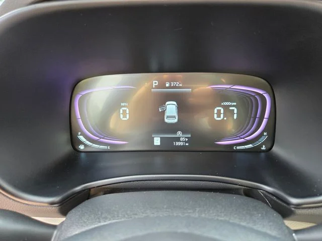 Used 2025 White Kia LX image 34