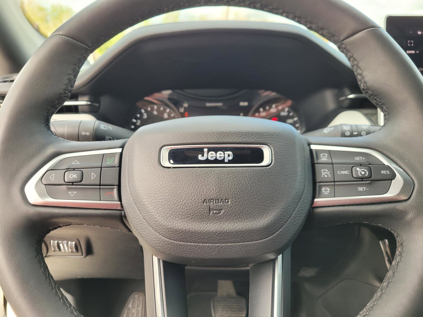 Used 2025 Bright White Clearcoat Jeep Limited image 24