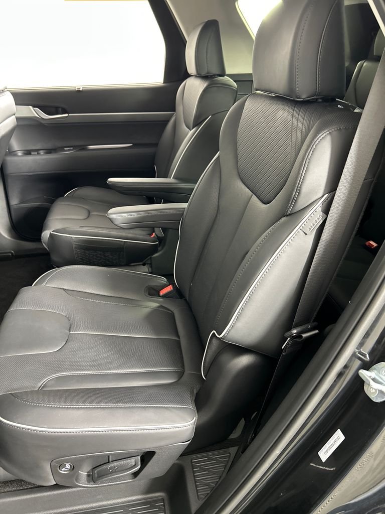 Certified Used 2025 Black Hyundai XRT image 18