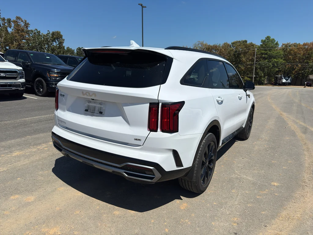 Used 2023 Glacial White Pearl Kia SX image 5