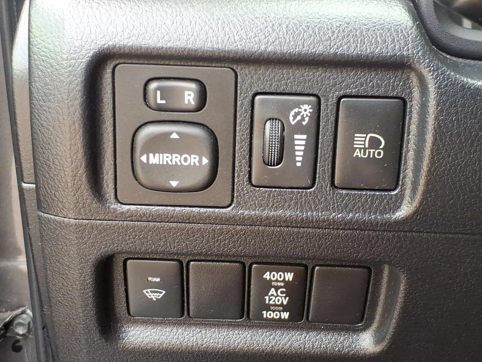 Used 2021 Magnetic Gray Metallic Toyota SR5 Premium image 18