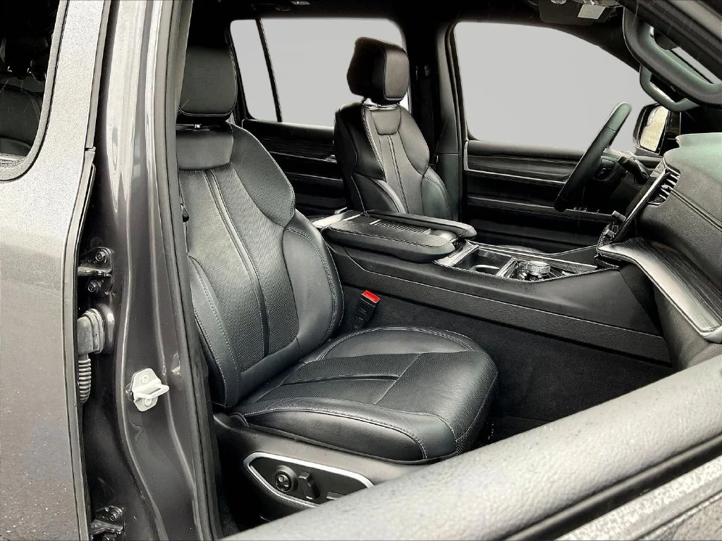 Used 2024 Metallic Jeep Series II image 35