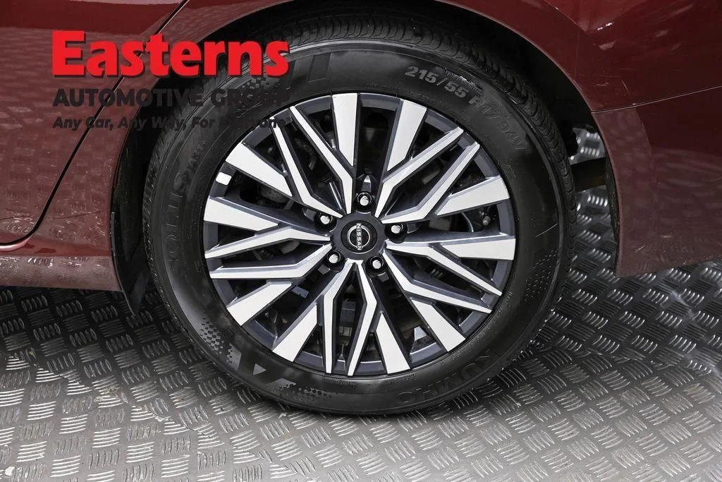 Used 2025 Red Nissan 2.5 SV image 10