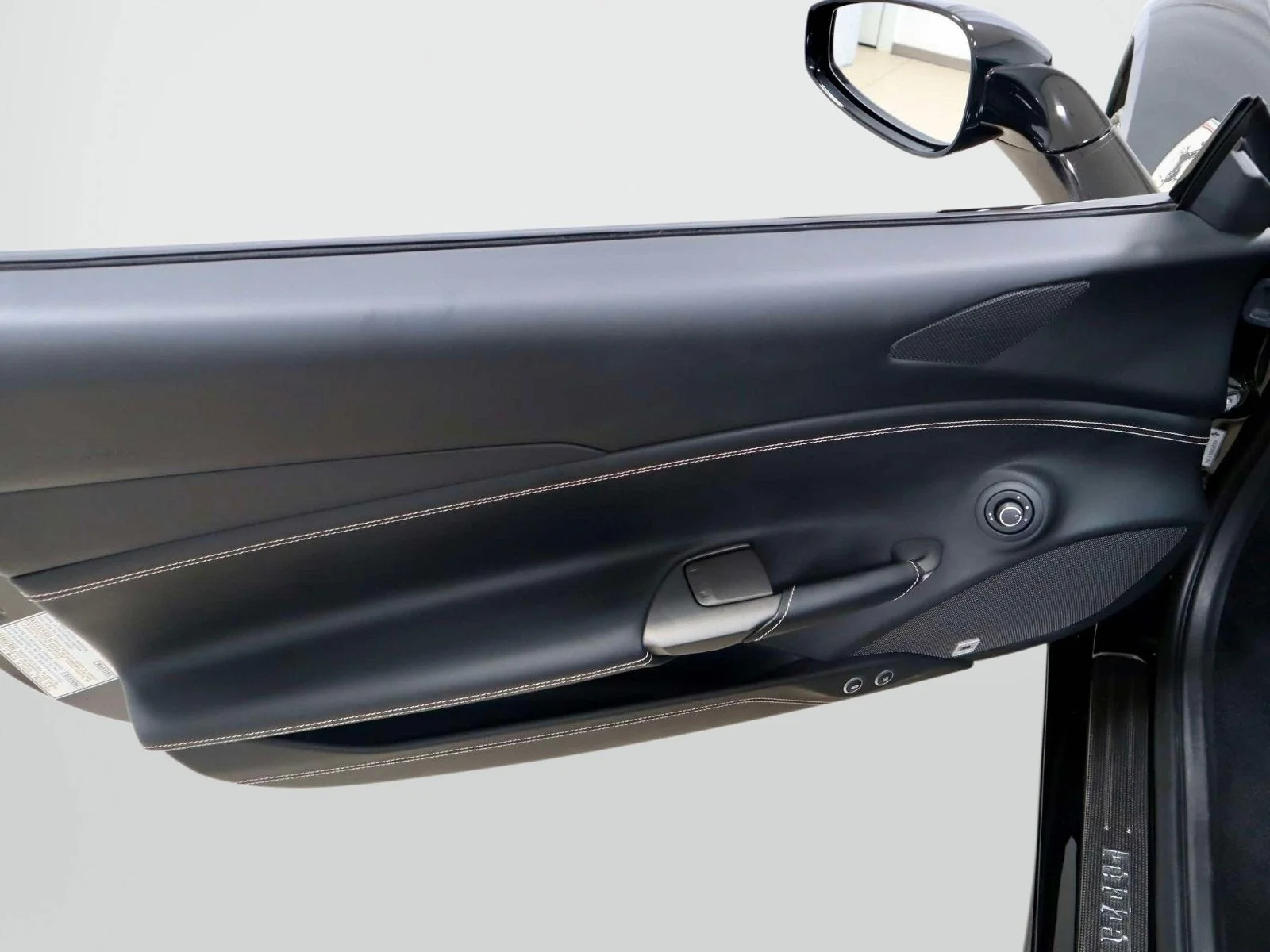 Certified Used 2018 Nero Ferrari  image 22