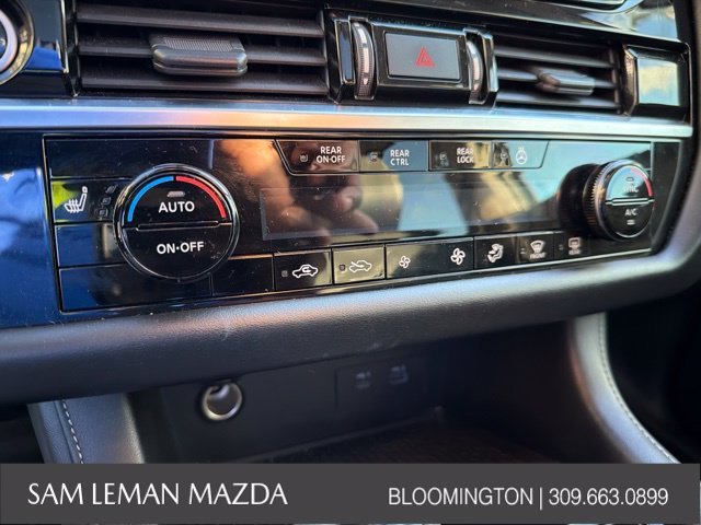 Used 2022 White Nissan SL image 5