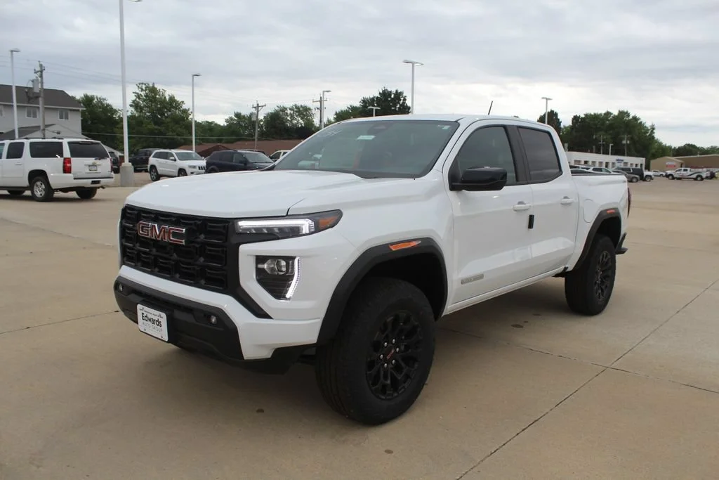 New 2026 Summit White GMC Elevation image 7