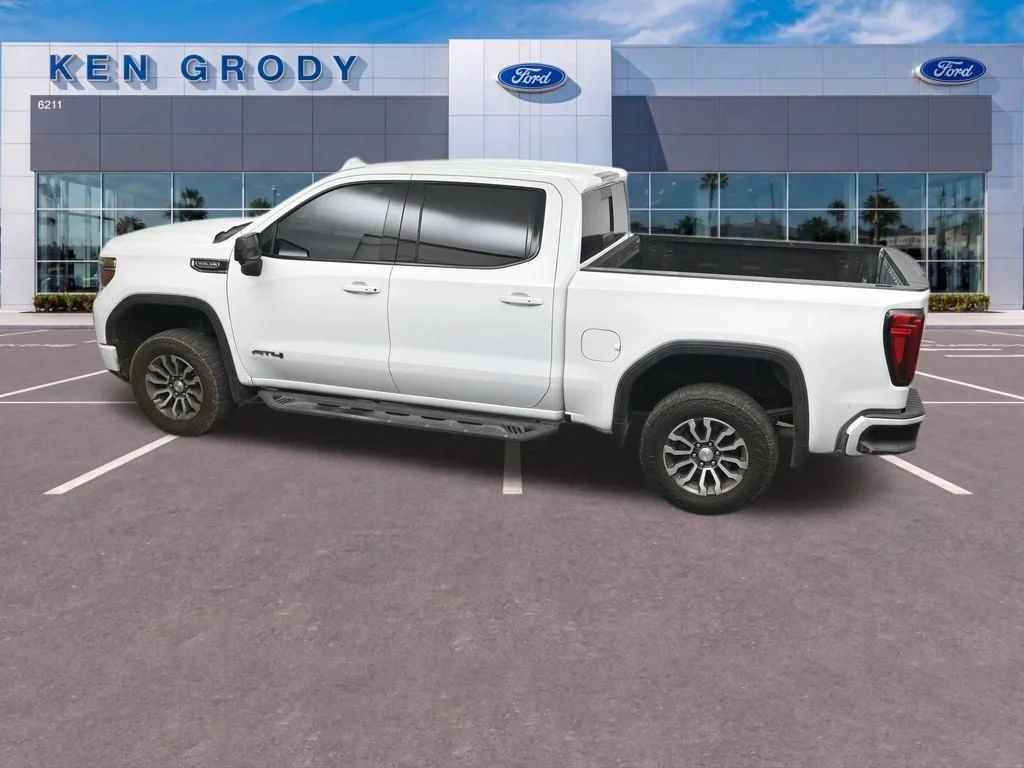 Used 2020 White GMC AT4 image 16