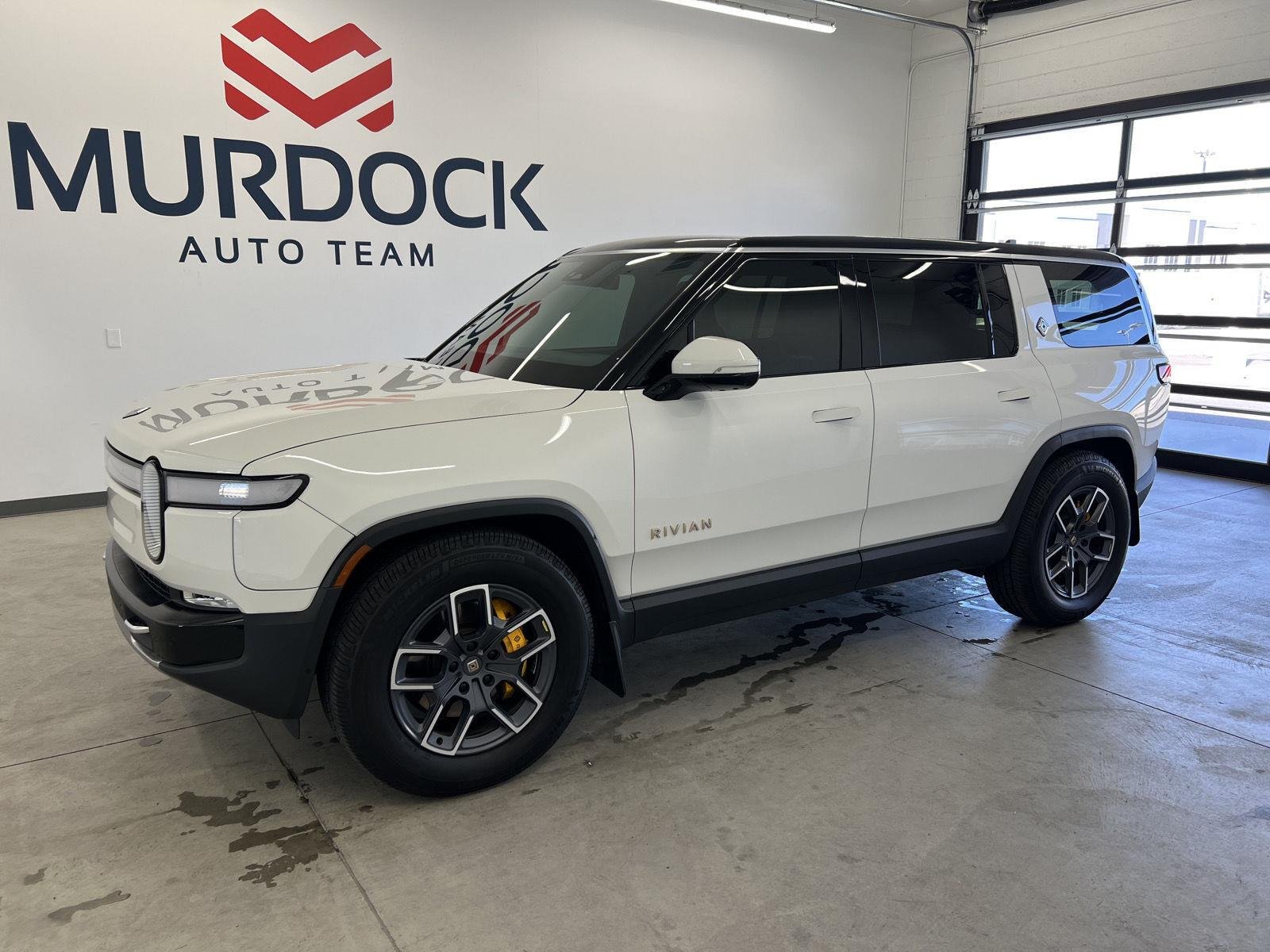 Used 2023 Glacier White Rivian Adventure image 1