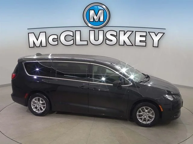 Used 2023 Black Chrysler LX image 12