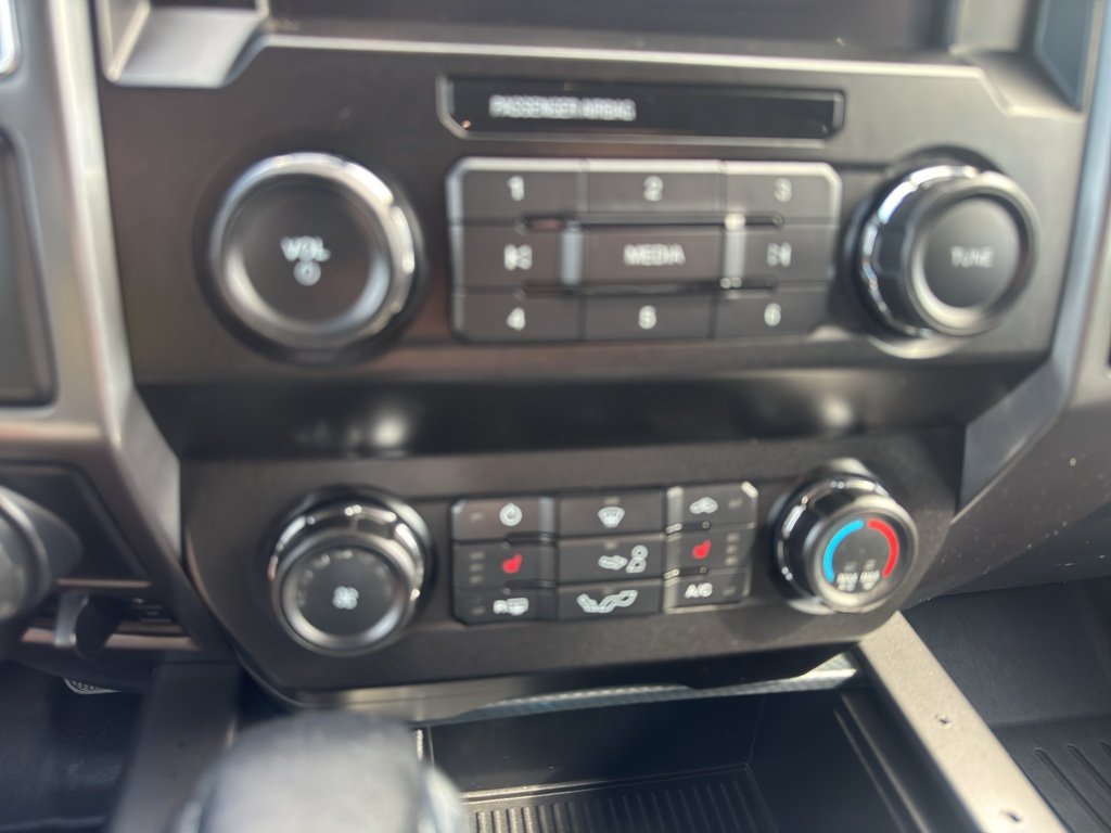 Used 2019 Oxford White Ford XLT image 25