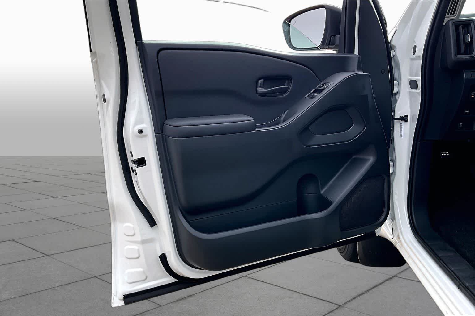 New 2026 Glacier White Nissan S image 16