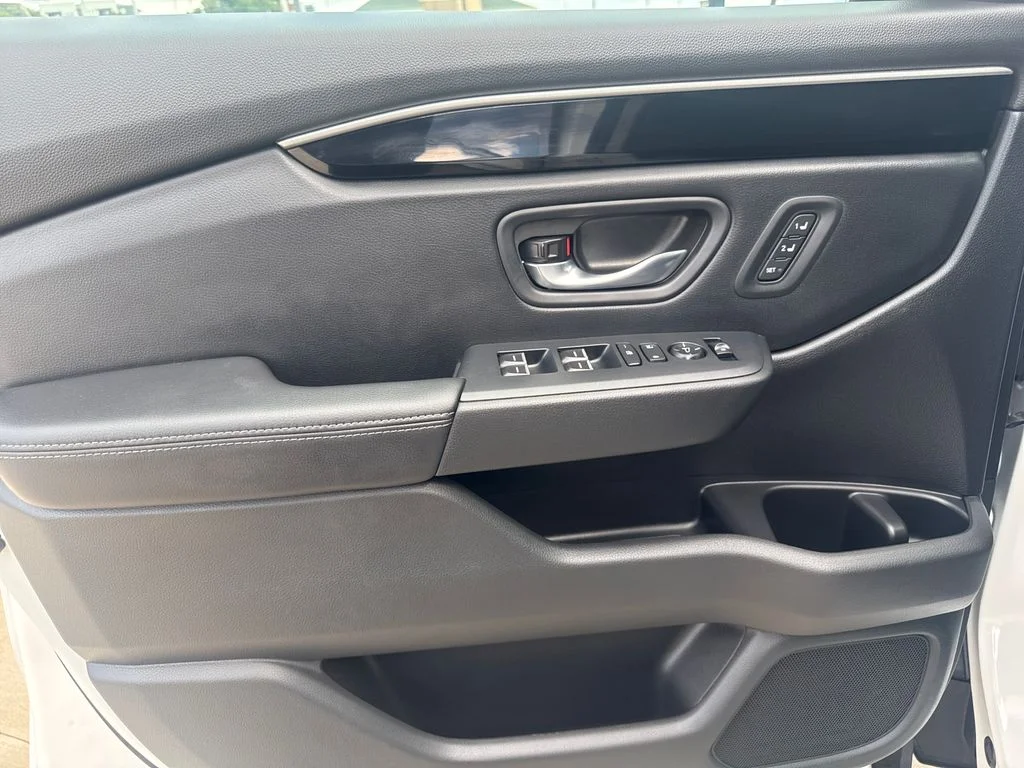 2025 Honda Pilot EX-L - Photo 11