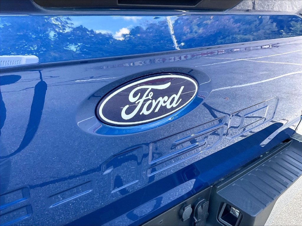 Used 2025 Blue Ford XLT image 28