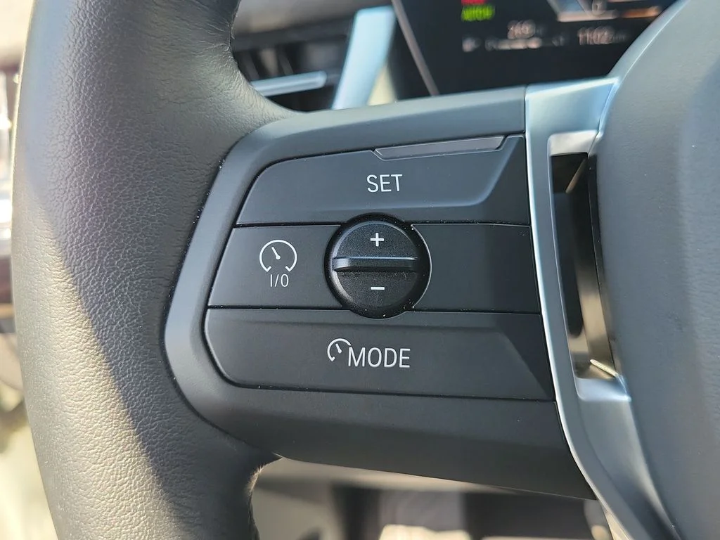 Used 2026 White BMW xDrive28i image 37