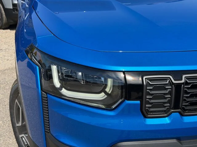 New 2026 Hydro Blue Pearl-Coat Exterior Paint Jeep Limited image 5