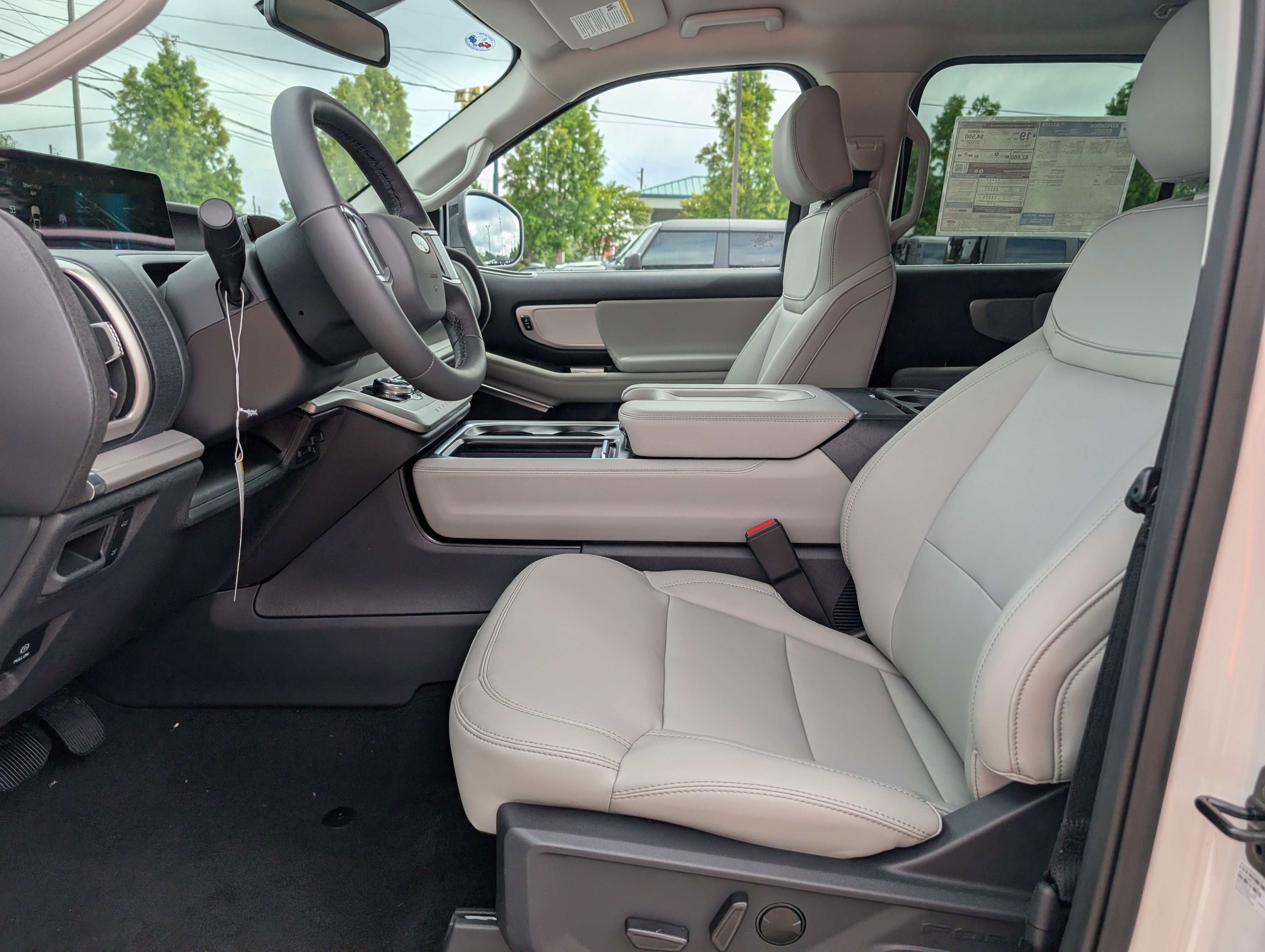 New 2026 Star White Metallic Tri-Coat FORD Active image 19