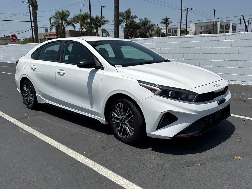 2023 Kia Forte GT-Line AT's photo