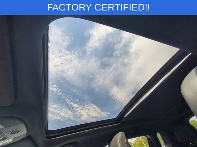 Used 2023 White Jeep Latitude Lux image 18