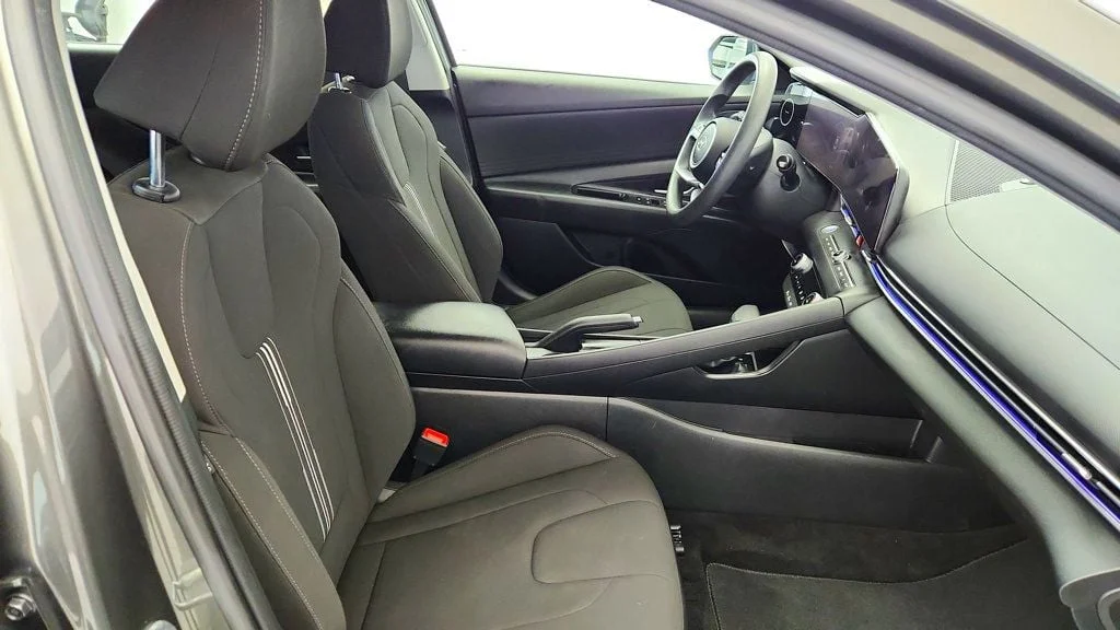 Used 2024 Amazon Gray Hyundai SEL IVT image 23