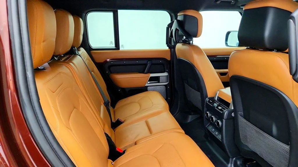 2023 Land Rover Defender SE - Photo 24