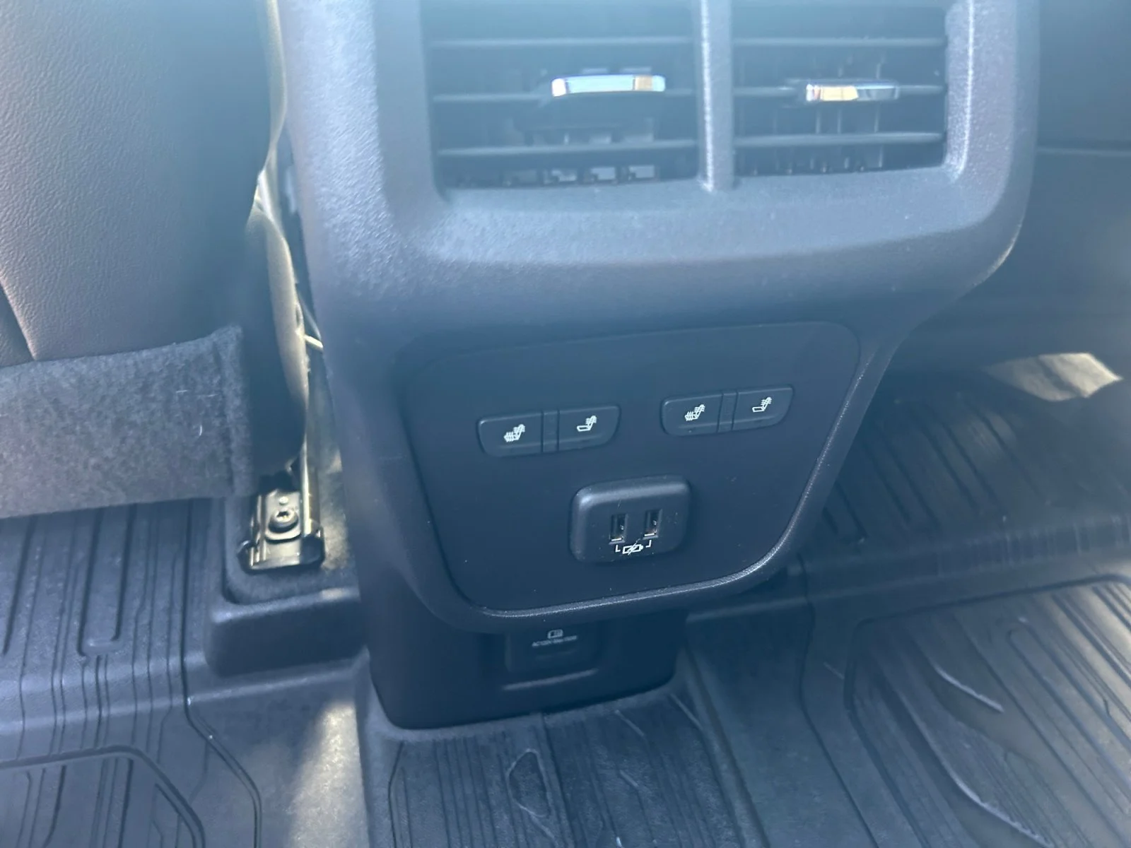 Used 2024 White GMC Denali AWD image 20