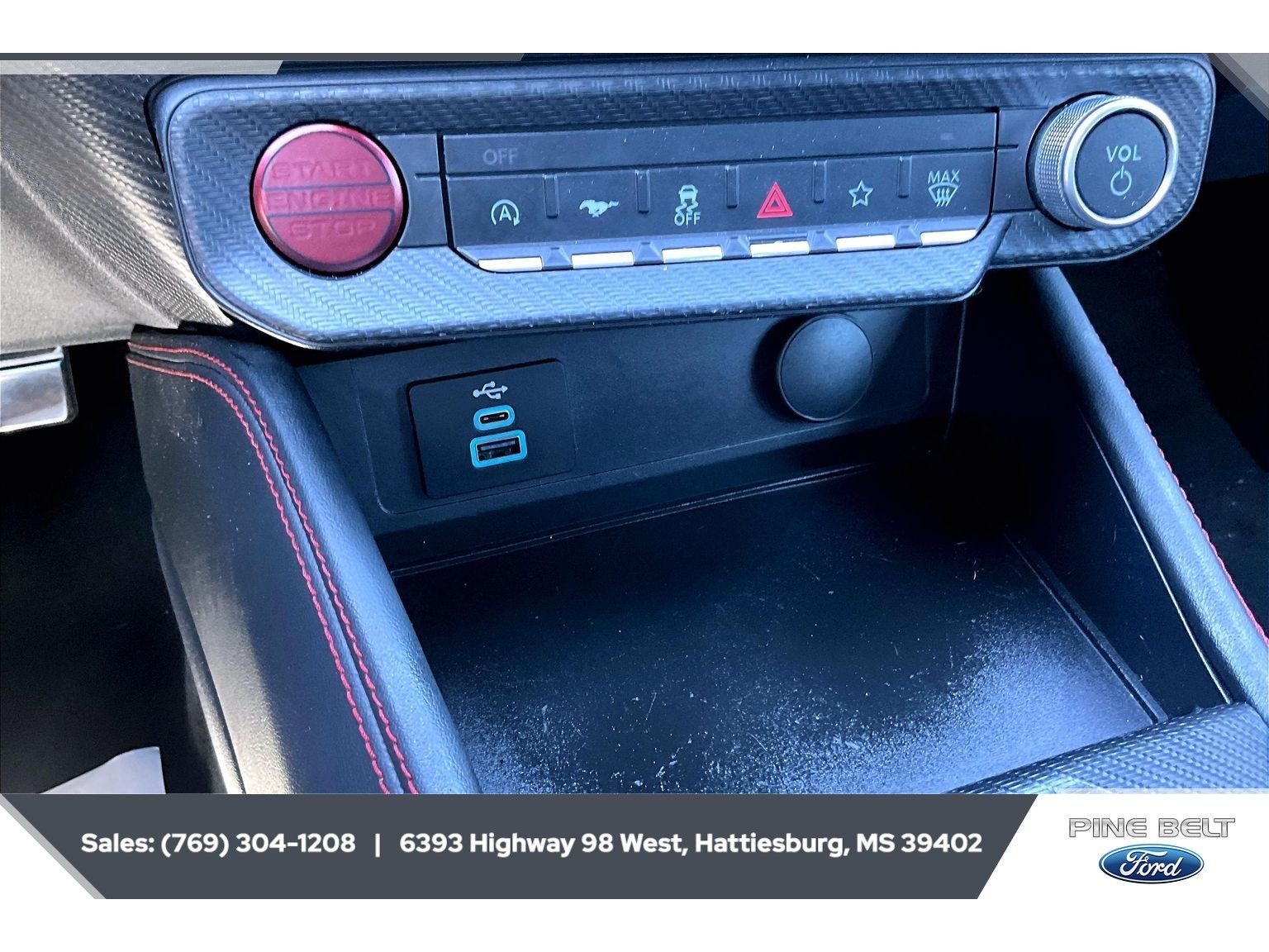 Used 2025 Oxford White Ford GT Premium image 23