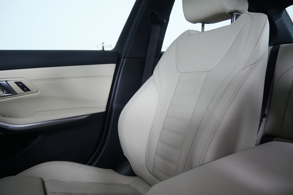 New 2026 Black Sapphire Metallic BMW 330i image 20