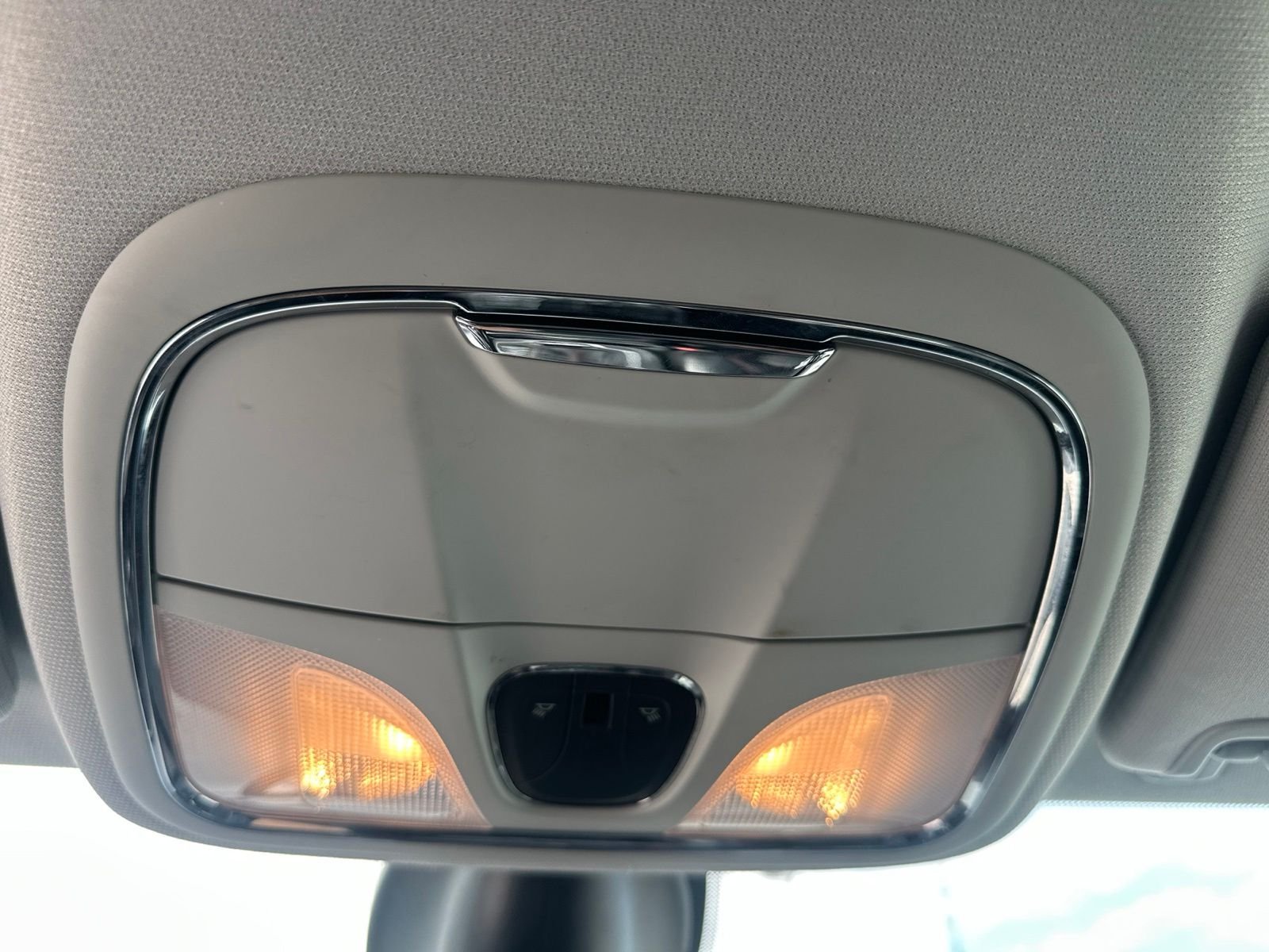 Used 2019 Diamond Black Crystal Pearlcoat Jeep Trailhawk image 32